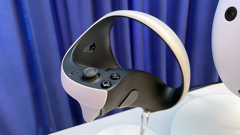 Первые владельцы PlayStation VR2 сообщают о проблемах: контроллер Sense перестаёт работать